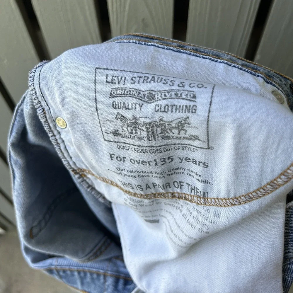 Levi's 505 Jeans Men's 36Wx31L Light Blue Wash Regular Fit Straight Leg‎ Denim
